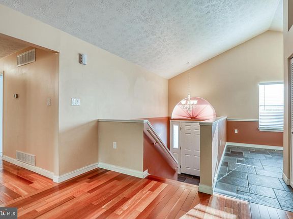 3rd image of 155 Pembridge Dr