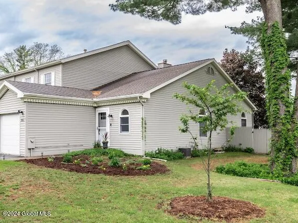 7001 Suzanne Lane, Schenectady, NY 12303