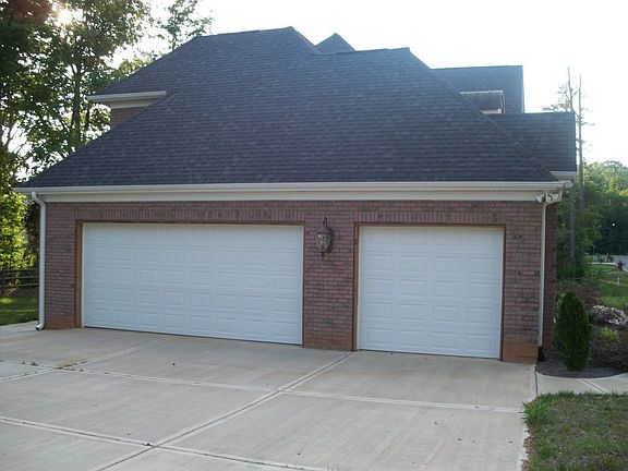 2nd image of 2049 Landry Ln