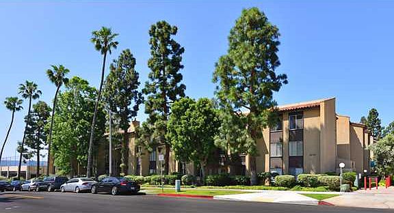 2nd image of 4600 Lamont St #314