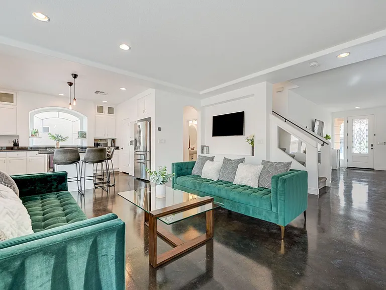 5556 Dancing Fox Ct — Photo 9