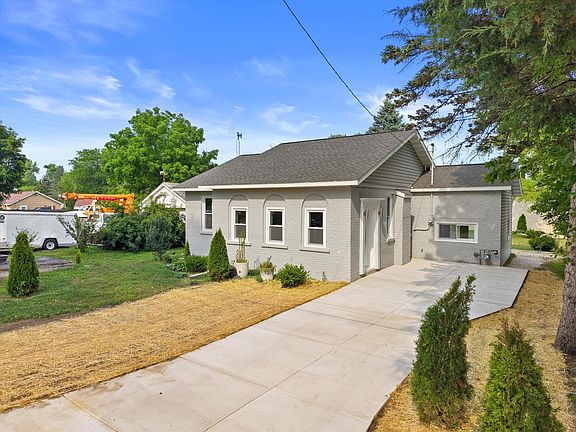 3rd image of 9013 26th AVENUE