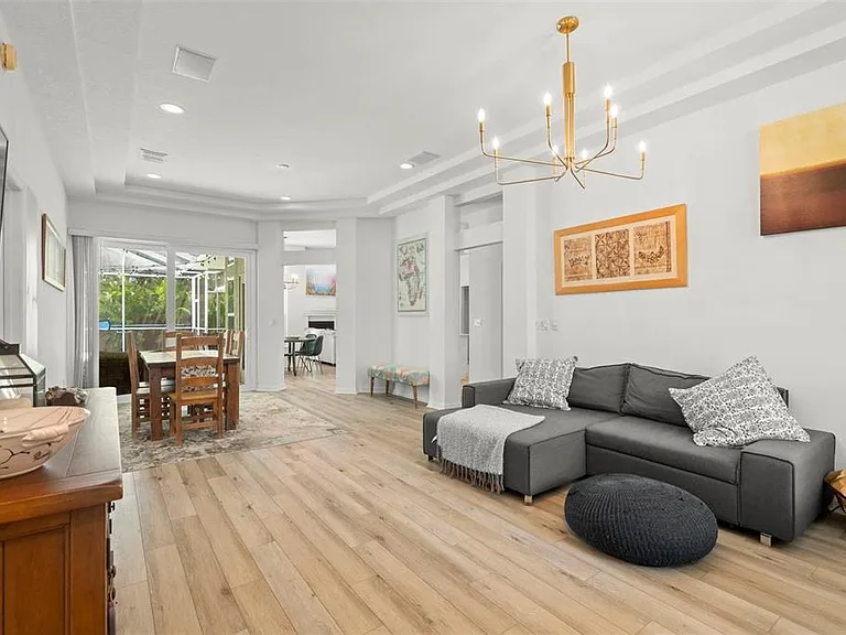 10516 Rochester Way — Photo 6