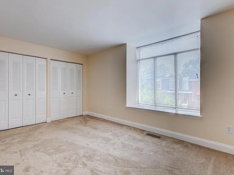 1619 S Hayes St — Photo 18