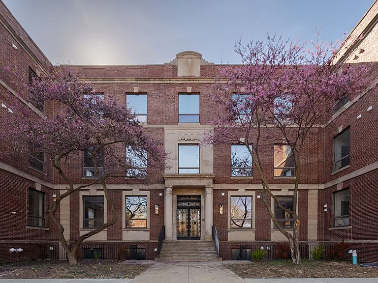 875 Michigan Ave — Photo 20