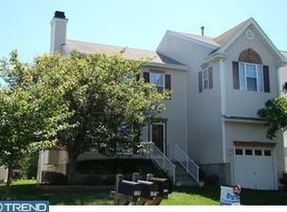 118 Arrowhead Dr, Burlington, NJ 08016