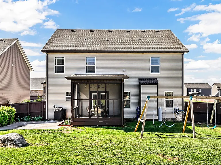109 Easton Dr — Photo 31