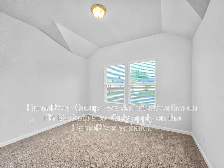 613 Jameson St — Photo 7