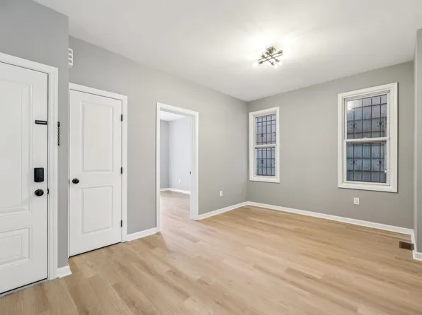 196 Clendenny Avenue image 9 of 26