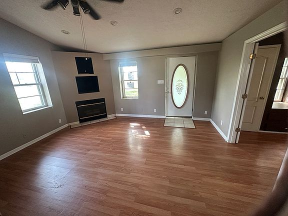 4th image of 1378 Jefferson St
