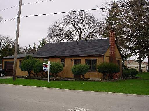 1st image of 401 S Barron St