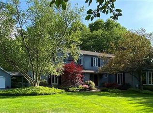 33700 Old Kinsman Rd, Pepper Pike, OH 44124