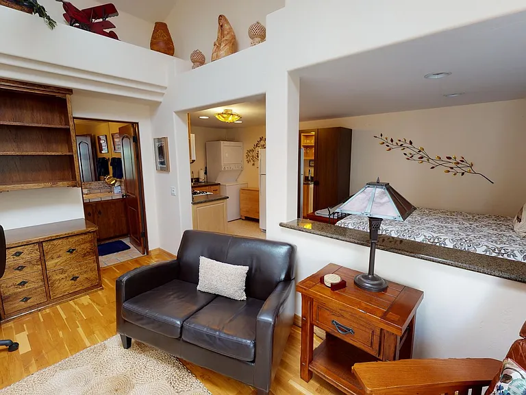 915 Alameda Blvd — Photo 5