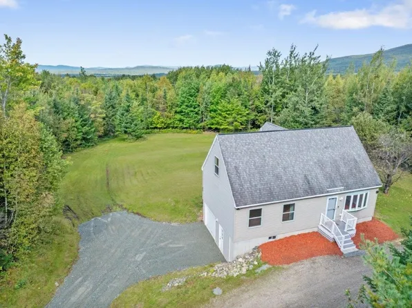 34 Rockwood Avenue, Jefferson, NH 03583