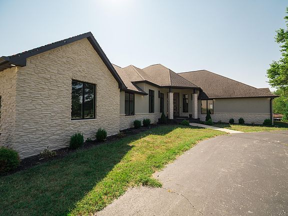 4th image of 700 N Farm Road 193