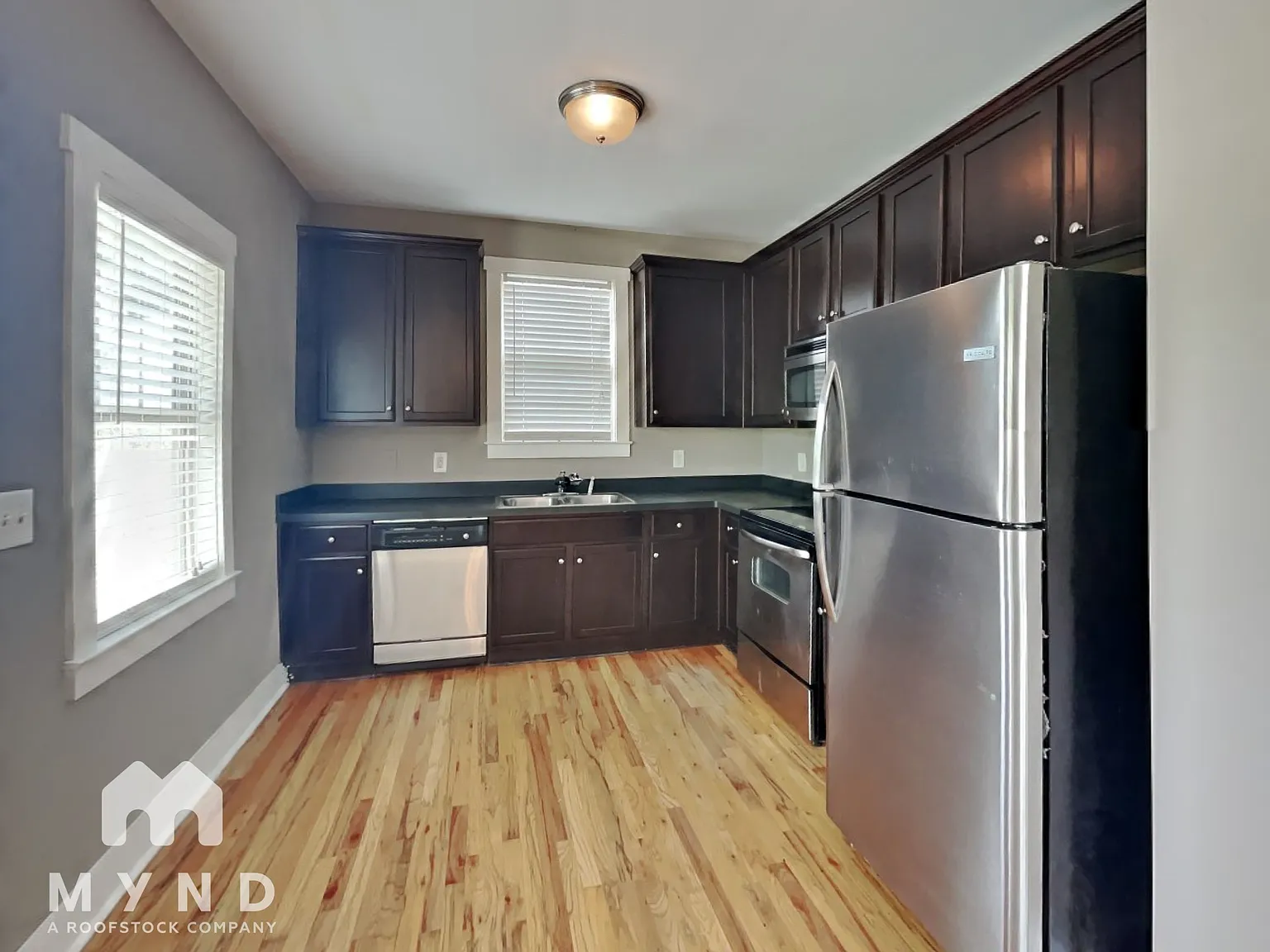 3 bed, 3.0 bath, 1330 sqft, $1,745 — Photo 3