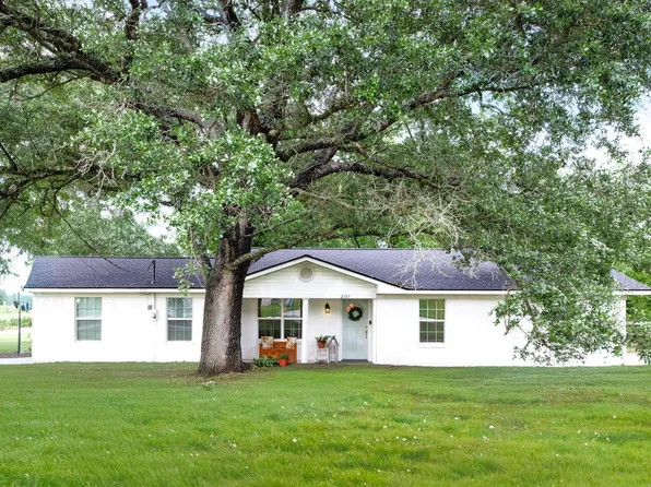 2103 Holly St, East Bernard, TX 77435