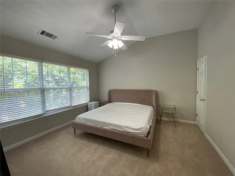 677 Kenridge Dr — Photo 23