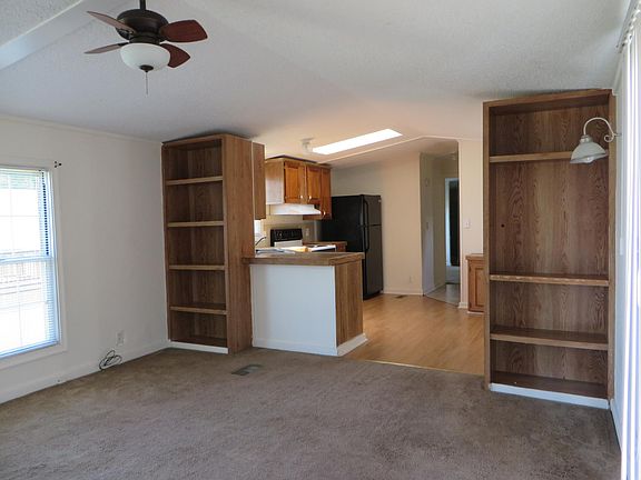 4th image of 521 Sunshine Dr