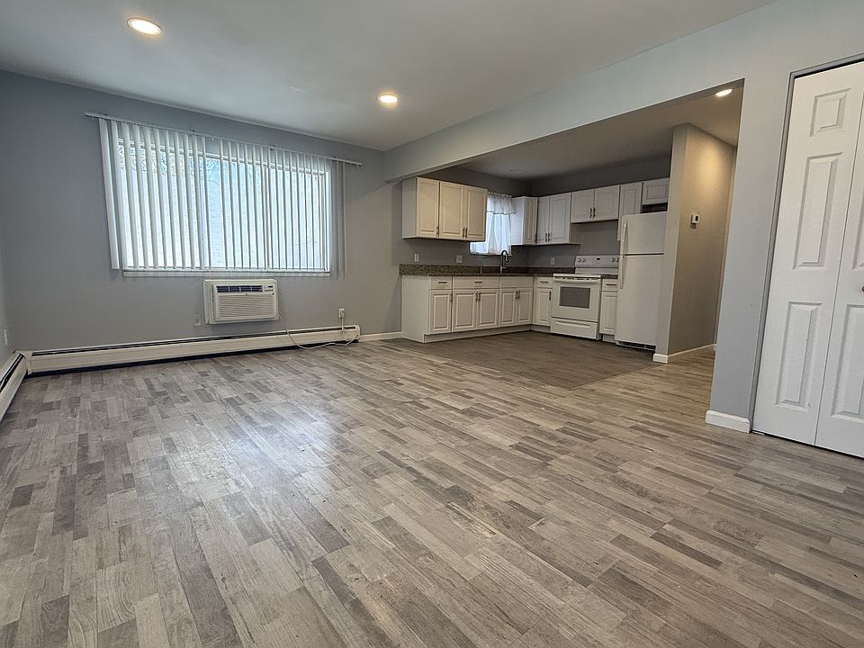 1st image of 269 Dickinson St APT 1