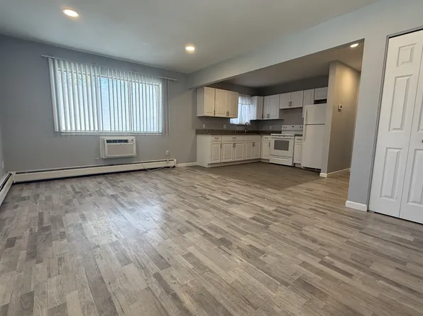 269 Dickinson St APT 1, Mount Clemens, MI 48043