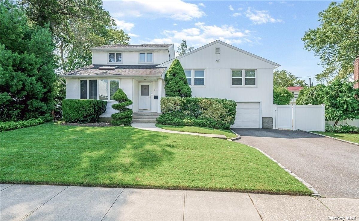 21 Eaton Road, Syosset, NY 11791 Zillow