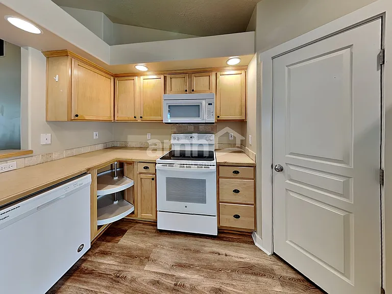 1699 N Firebrick Dr — Photo 3