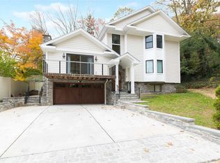 37 Ski Ln, Mill Neck, NY 11765