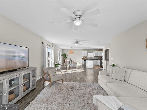 5th image of 745 Wye Oak Dr