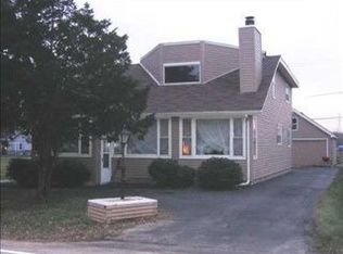 3305 S Wright Rd, McHenry, IL 60050