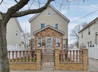 19015 122nd Ave, Springfield Gardens, NY 11413