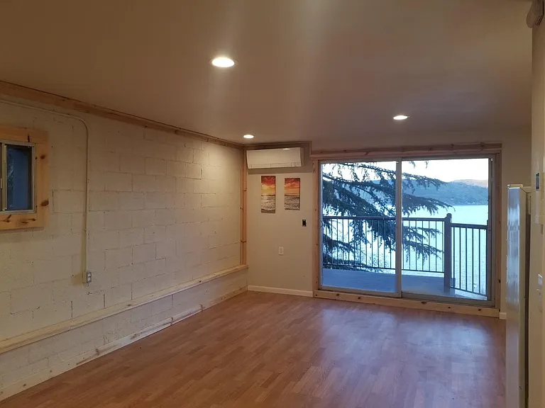 Edgewater Dr — Photo 6
