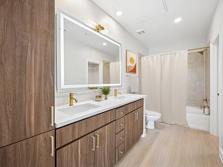 4550 Cherry Creek — Photo 6