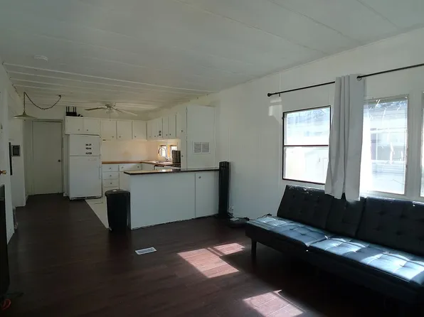 207 Apple Pl, Ames, IA 50010