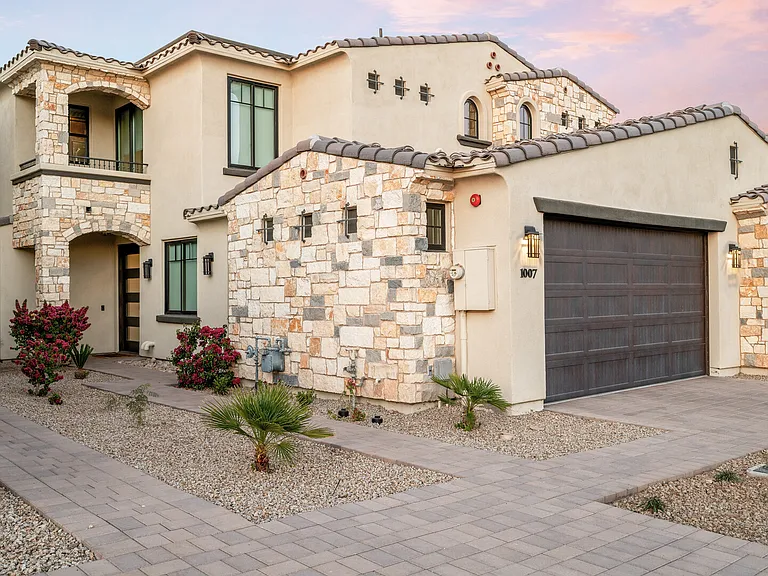 E Camelback Rd — Photo 68