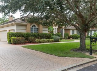 845 Forest Glen Ln, Wellington, FL 33414