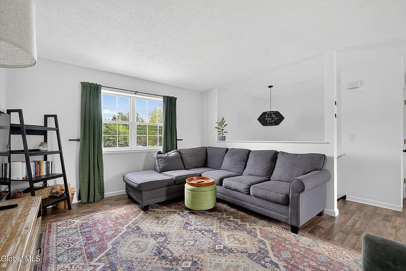 4th image of 100 Sisson Road