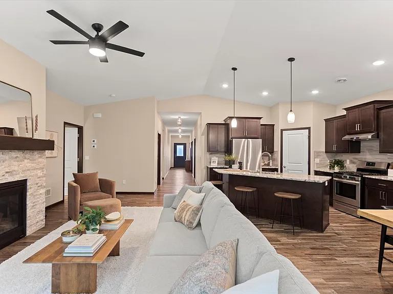 1017 109th Ct NE — Photo 4