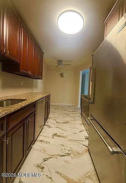 2 bed, 1130 sqft, $2,150 — Photo 3