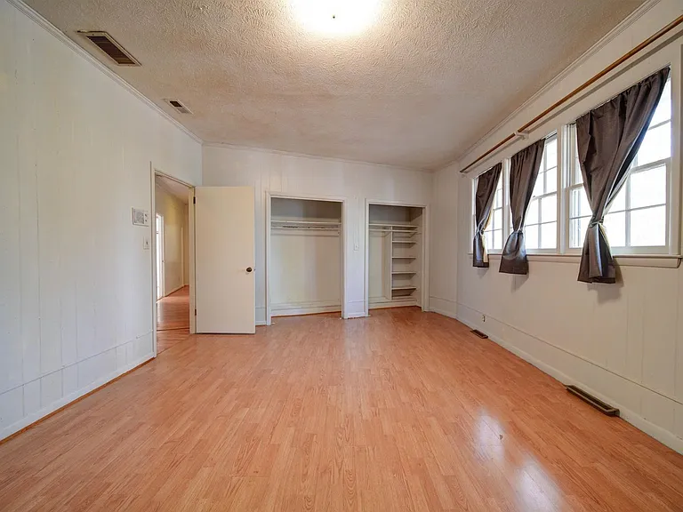 910 Basilwild Dr — Photo 16