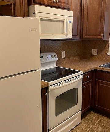 5th image of 931 Durant St