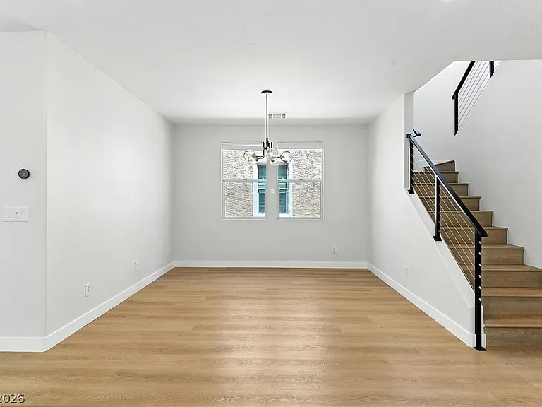 917 Lord Crewe St — Photo 4