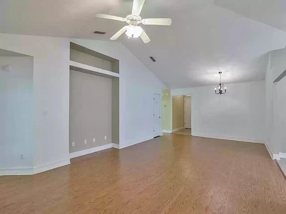 3rd image of 2382 Heathrow Dr