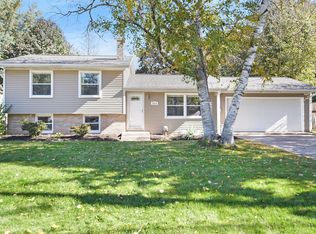 6829 Shoreham St, Portage, MI 49024