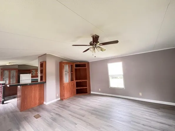 221 Morris Ln, Huntsville, TX 77320
