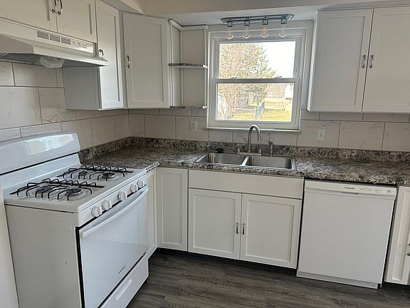 4th image of 2523 Maplehurst Dr