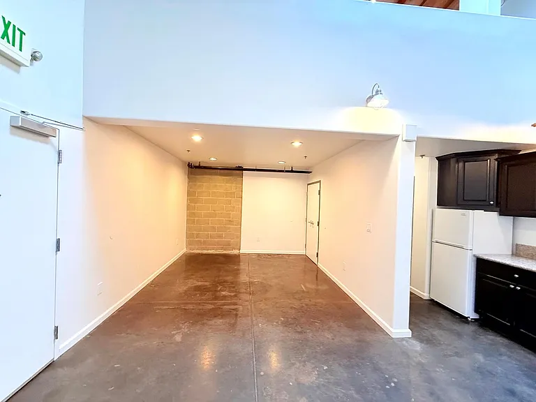 1734 N. Main St.,/ 633 Gibbons Street — Photo 7