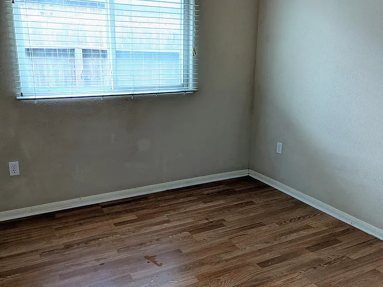 325 Pacific Dr — Photo 27