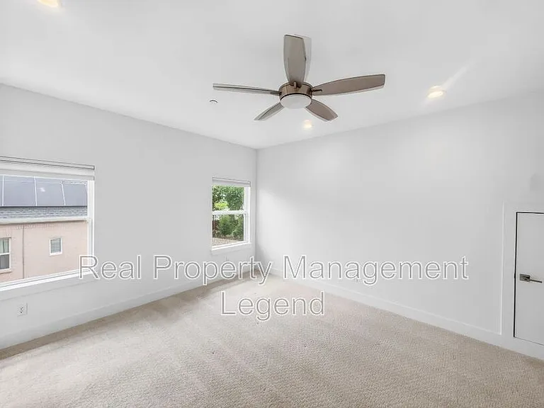 809 Jamestown Ln — Photo 14