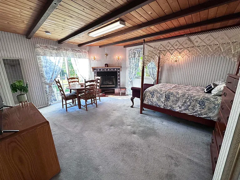 7445 Orion Ave — Photo 5